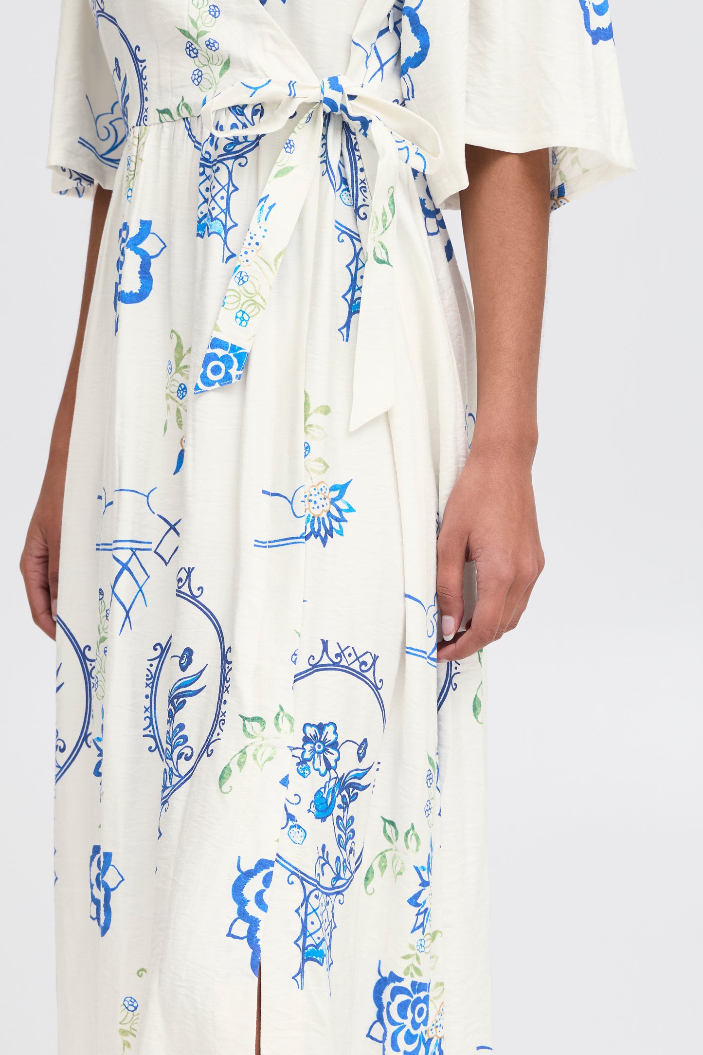 ICHI Ihlucie Dress in Big Scale Tile Print