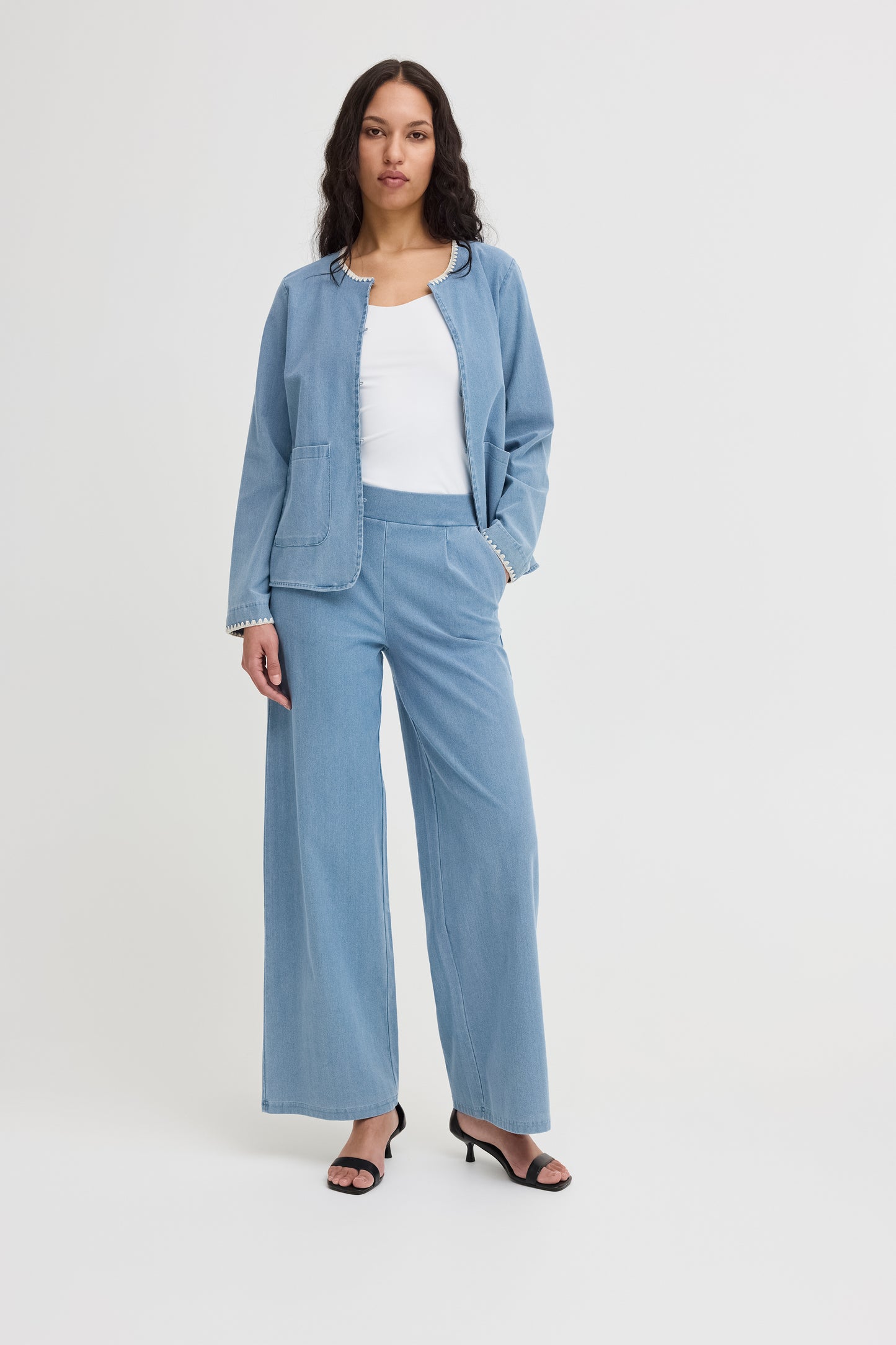 ICHI Ihkate Denerim Pants in light blue denim