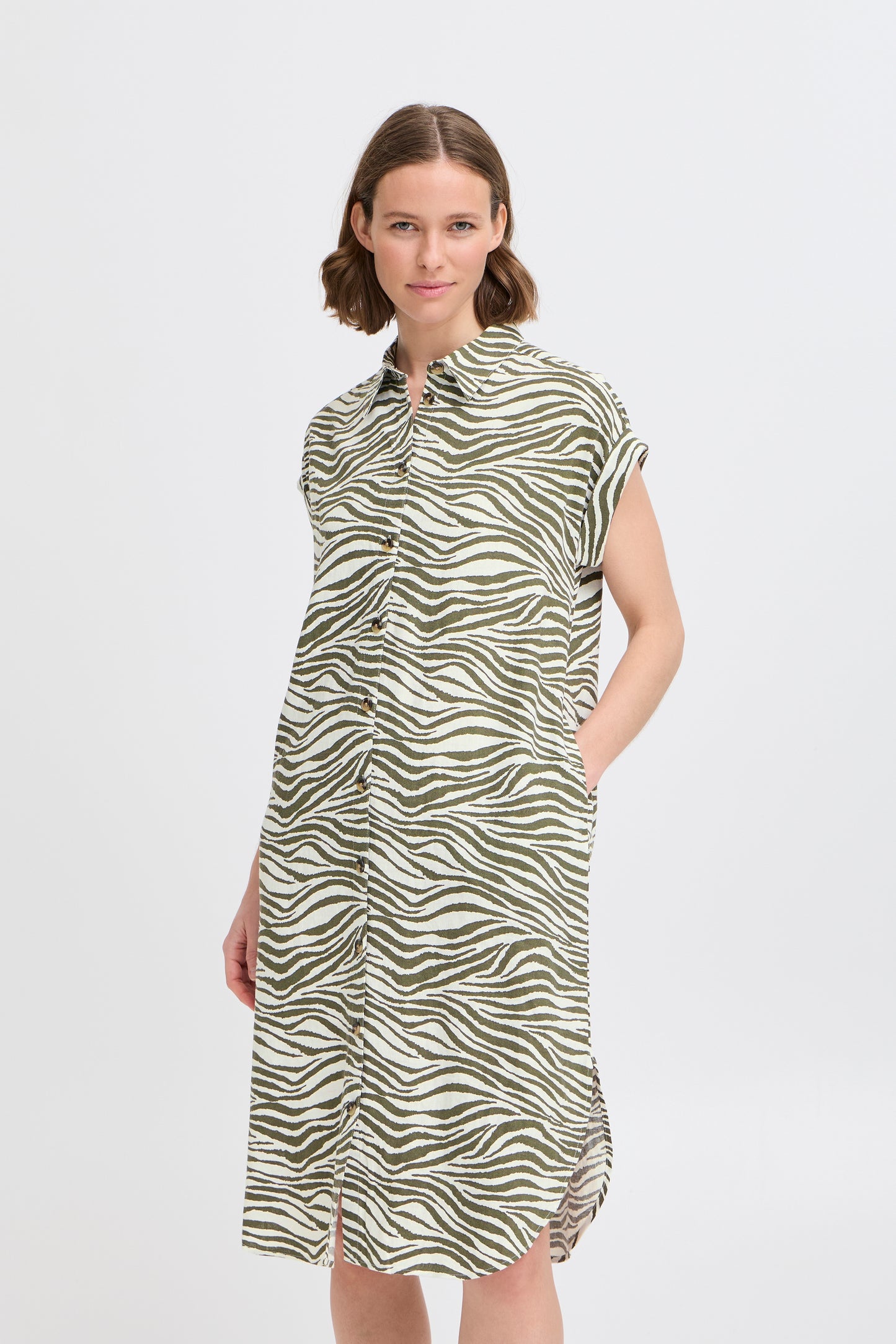 Byoung Byfalakka Short Sleeve Shirt dress in Animal Kalamata Mix