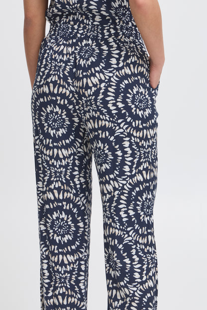 ICHI Ihaya trouser in total eclipse Ikat circle