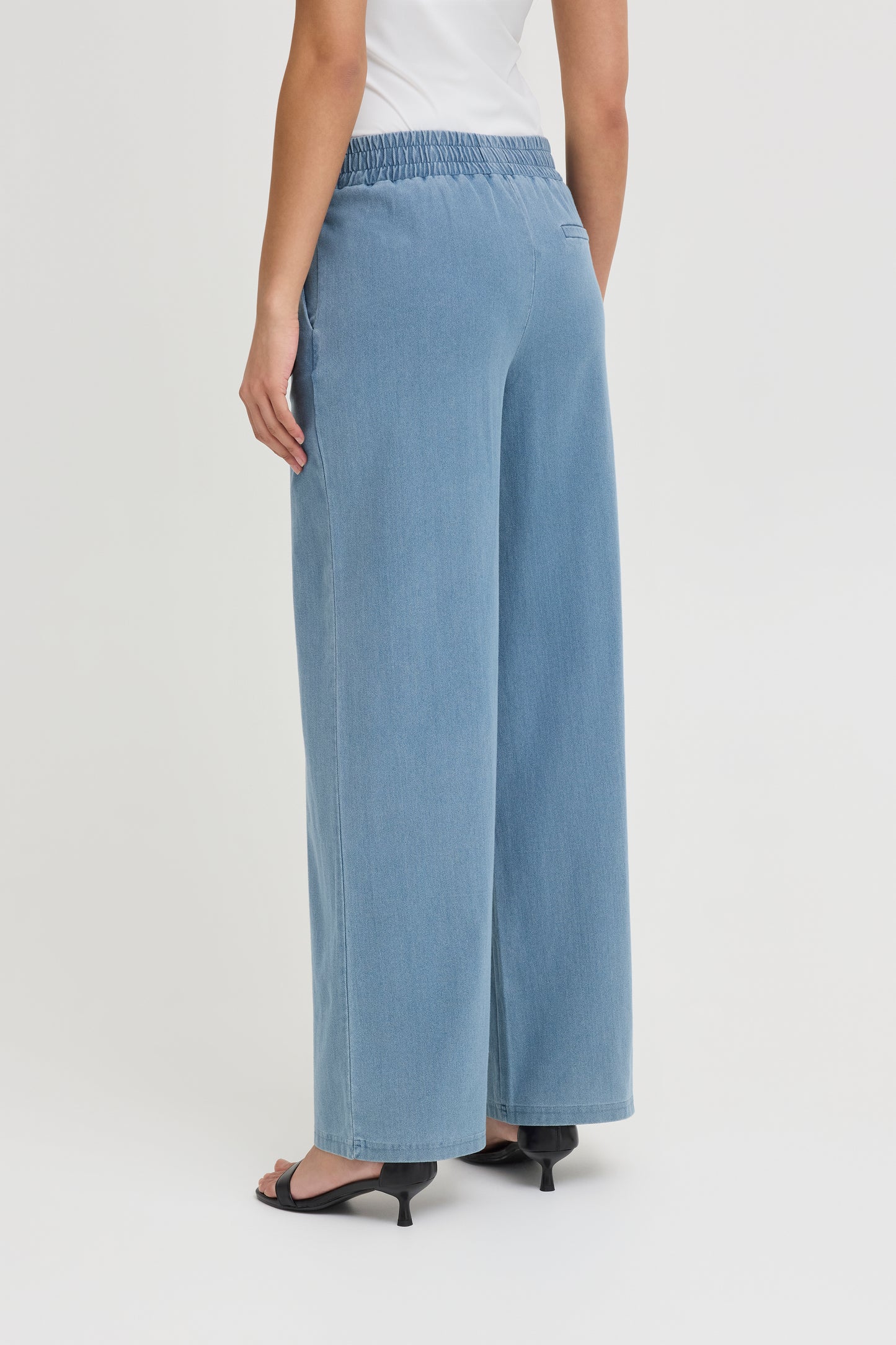 ICHI Ihkate Denerim Pants in light blue denim