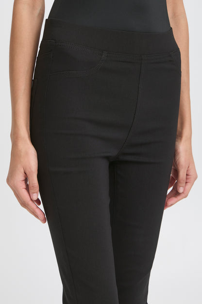 Byoung Bykeira Bydixi Capri in Black