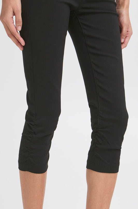 Byoung Bykeira Bydixi Capri in Black